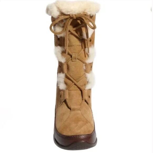 The North Face Abbey III Lace Up Suede Boots (7) - Picture 15 of 16